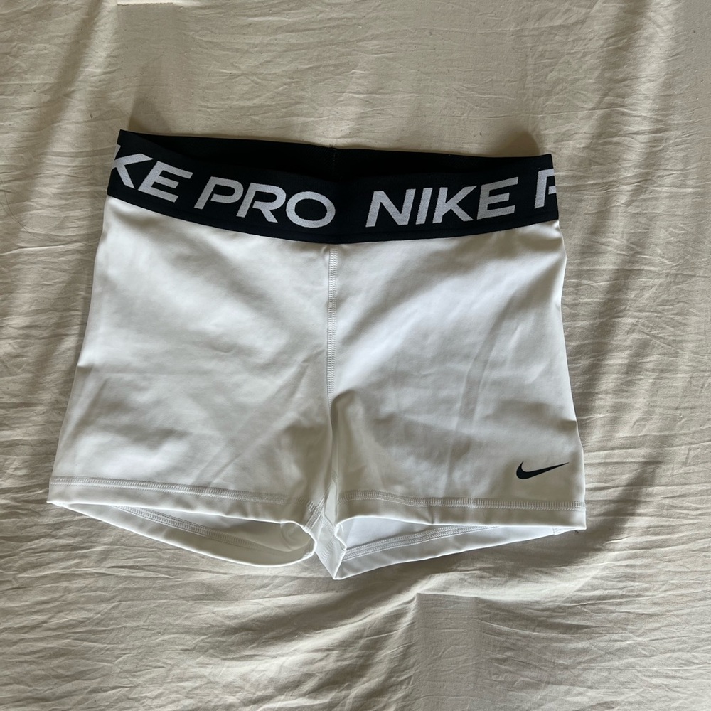 Nike Women's Pro 365 Shorts 3 in